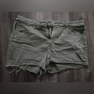 Universal Thread Shorts